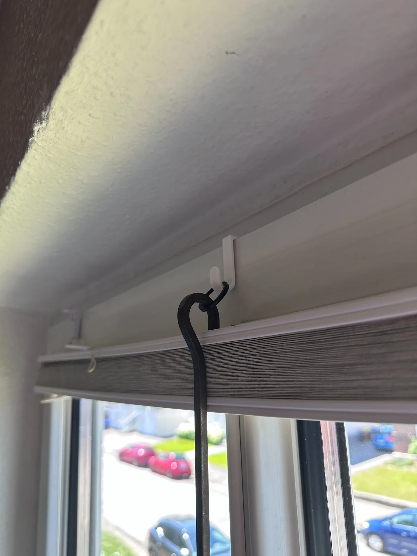 Fensterhaken 15 mm montiert